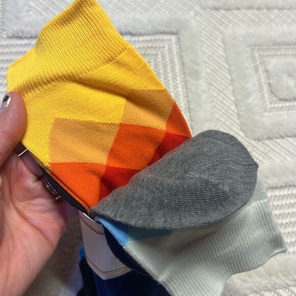 WE HELP - Diamond Style Socks - 3 Pairs - Picture 3 of 3